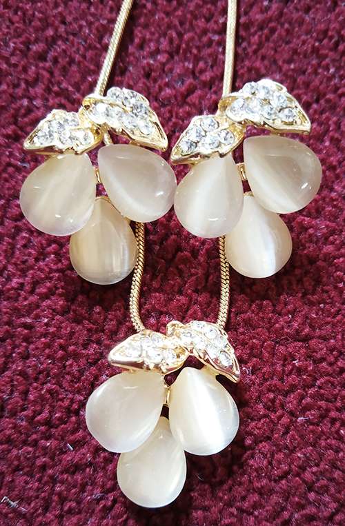 Trendilook Stylish Pearl Necklace Set Perfect for Party and Wedding - Image 3