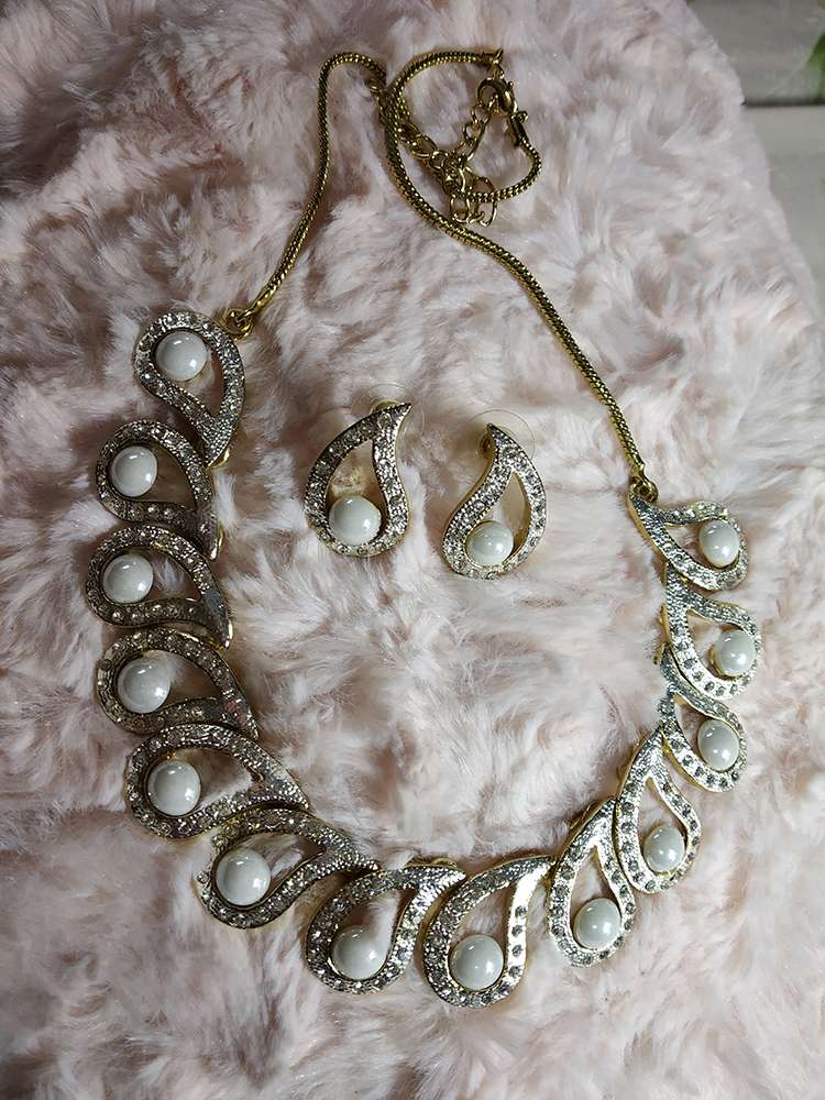 Trendilook Pearl Necklace Set for Wedding and Party - Image 5