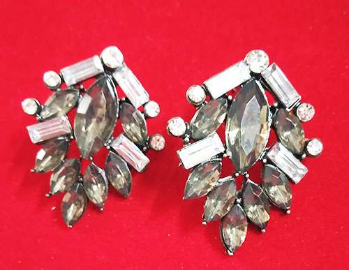 Trendilook Stylish Black Stud Beautiful Earring - Image 3