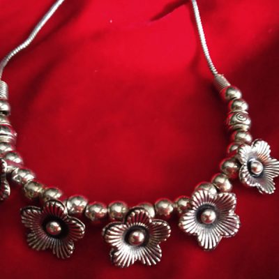 Trendilook German Silver Flower Neckpiece