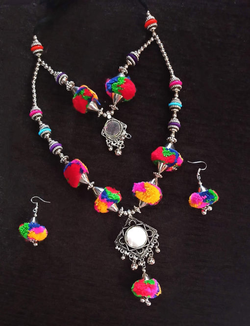 Trendilook Pom Pom Necklace Set