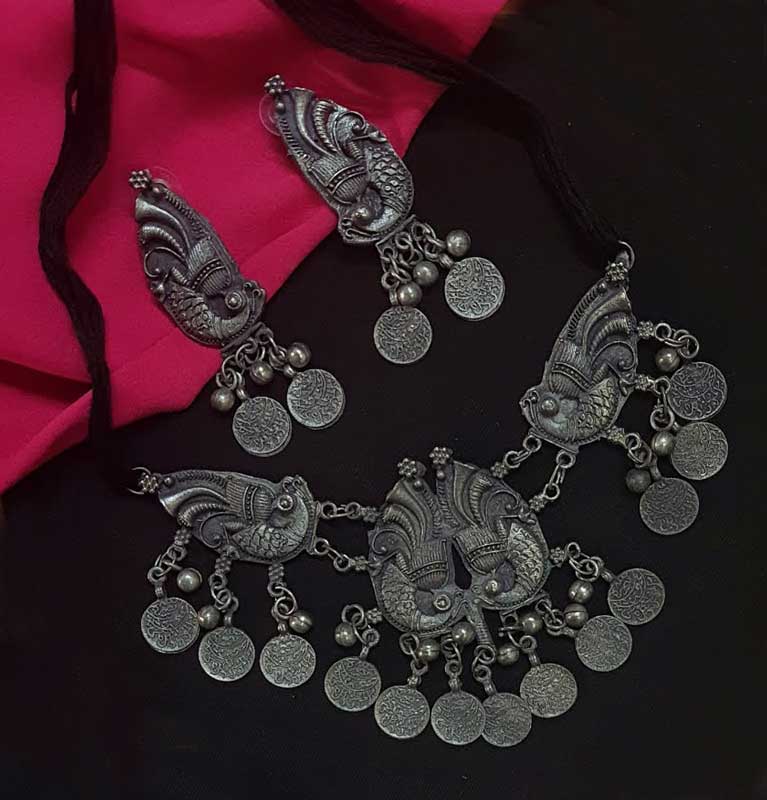 Trendilook Black Polished Coin Necklace Set